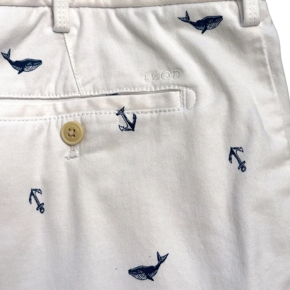 Izod Saltwater Stretch Mens 38 White Nautical Whale Anchor Embroidered Shorts